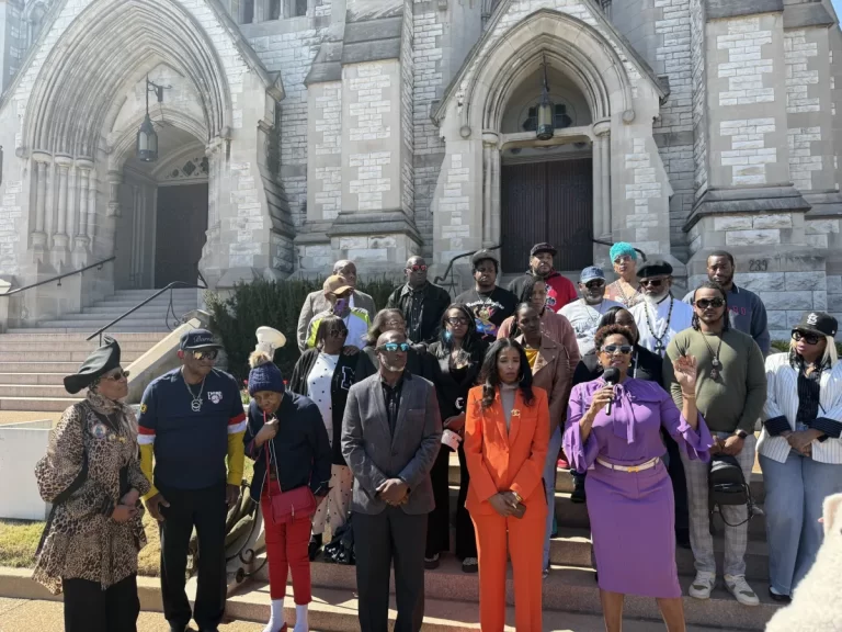 Robin Proudie, speaks on behalf of descendants of Henrietta Mills